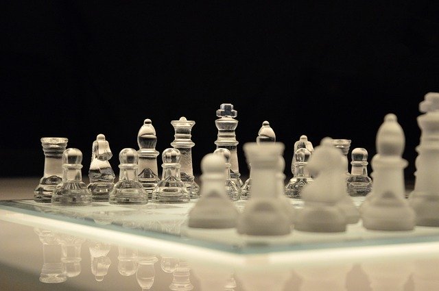 Skleněná šachovnice